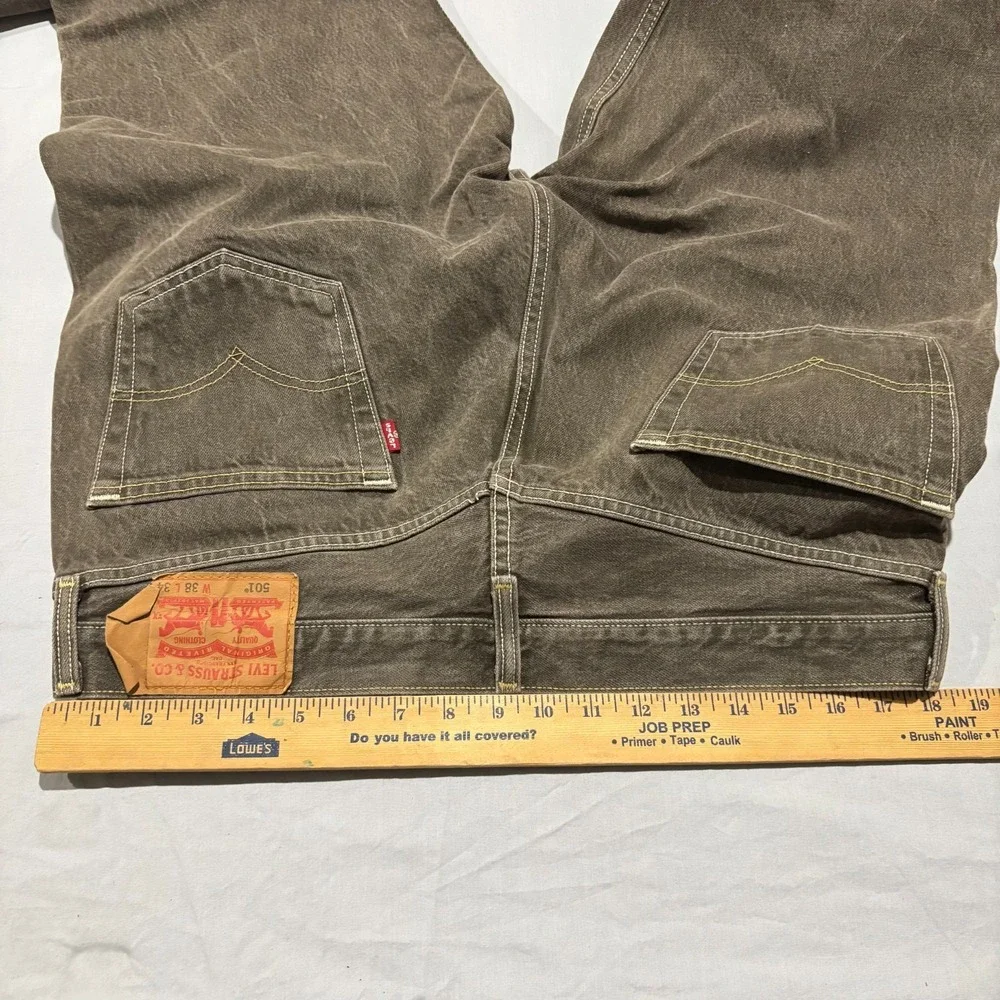 Levis taupe levi